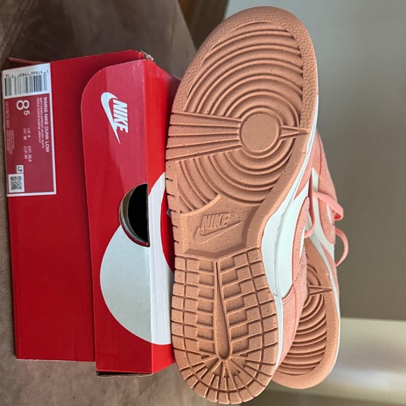 Nike Coral and White Low-Top Sneakers - Picture 4 of 4